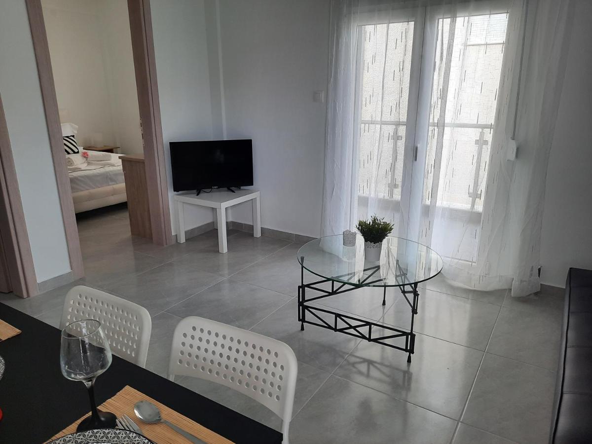 By The Sea Apartment Peraia  Exterior photo
