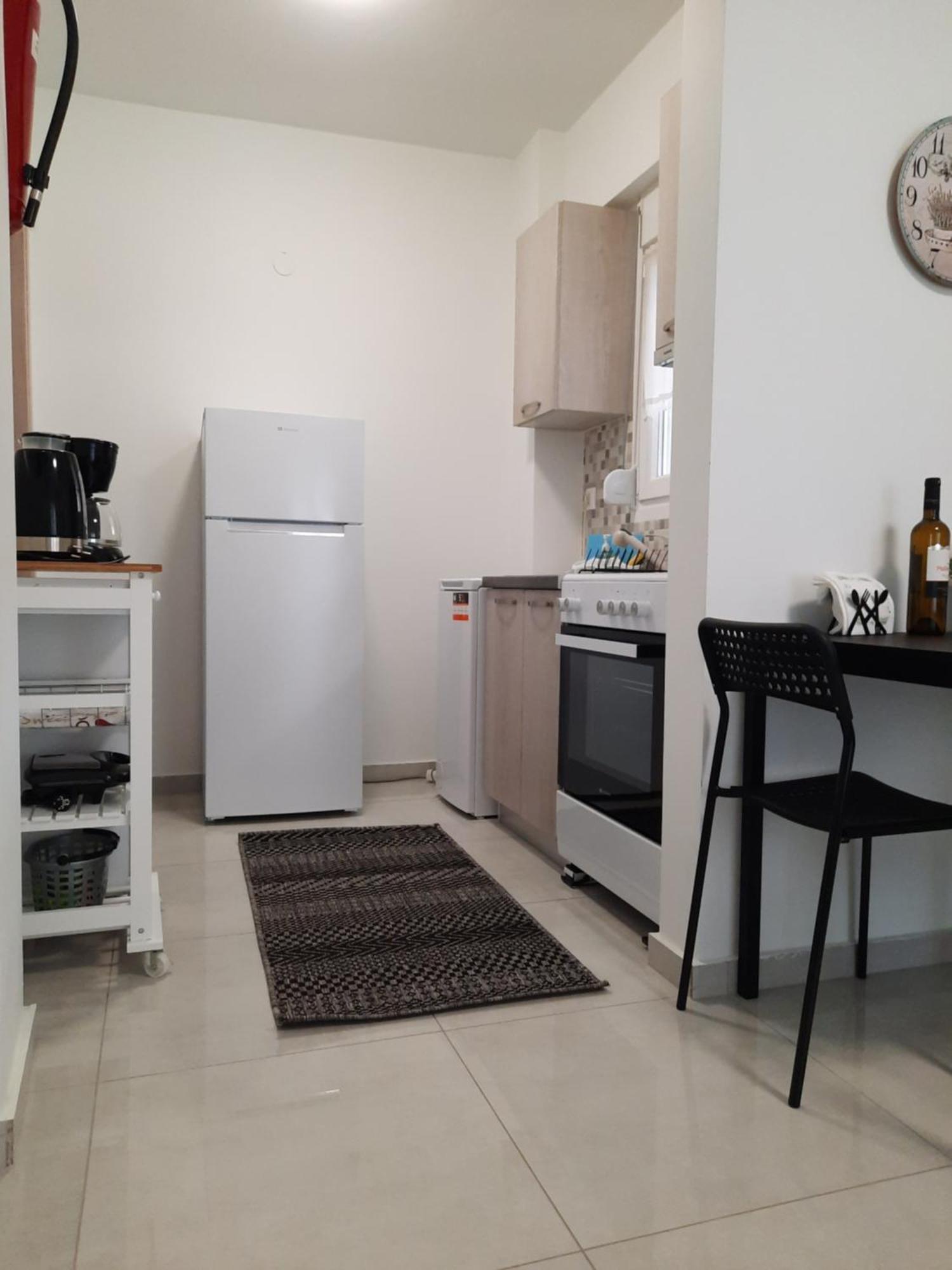 By The Sea Apartment Peraia  Room photo
