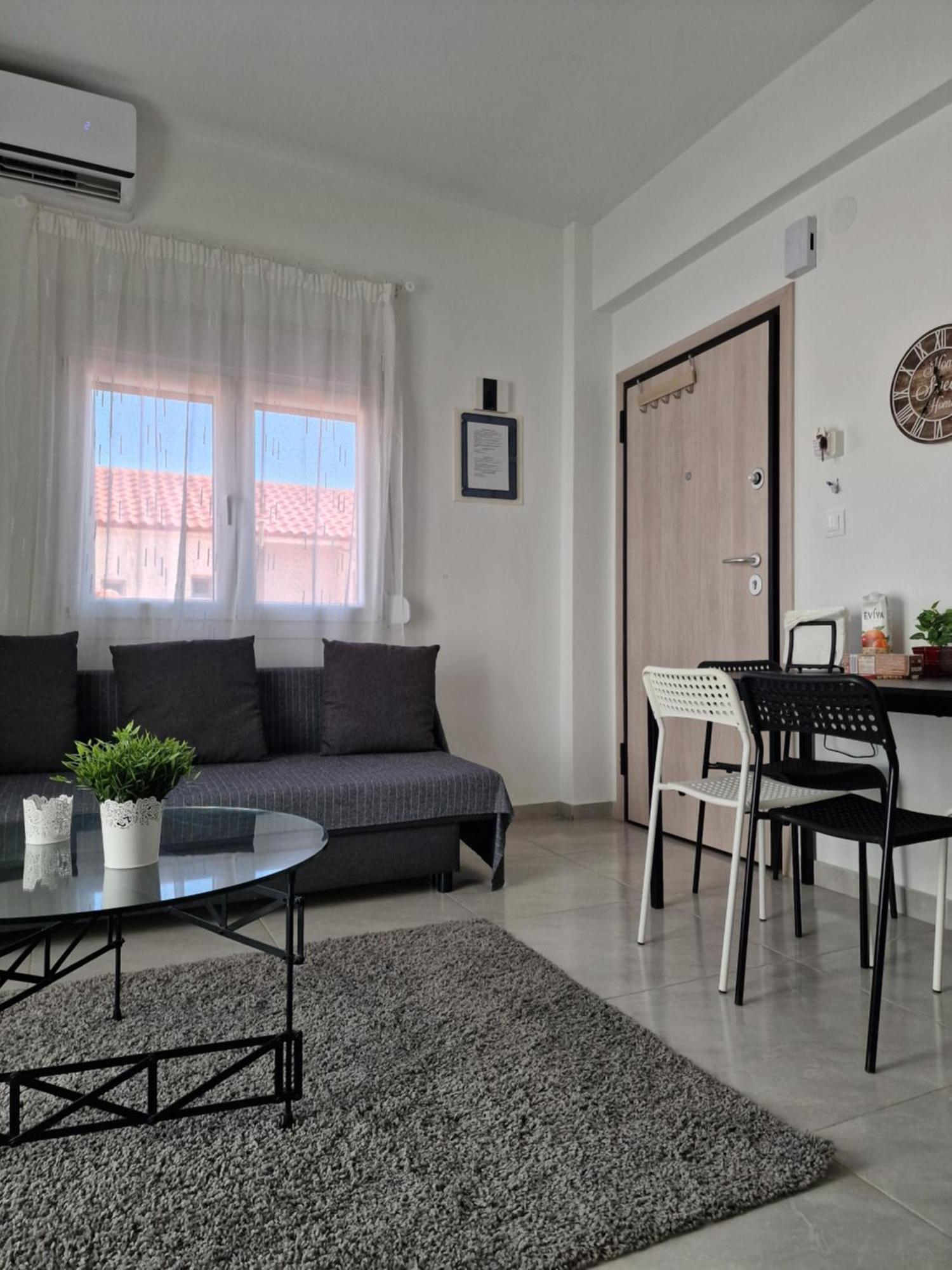 By The Sea Apartment Peraia  Room photo